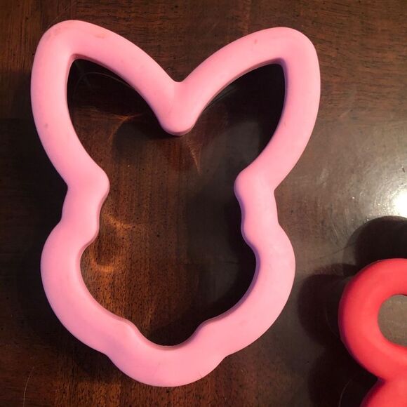 Wilton Comfort Grip Cookie Cutters Set of 3 Bunny - Picture 4 of 7